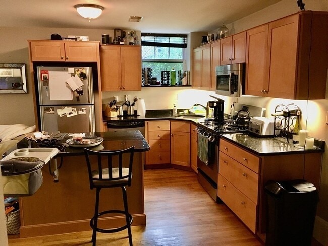 Building Photo - 245 Beacon St