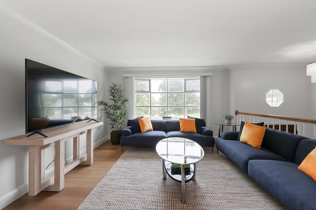 Building Photo - 5912 36th Ave