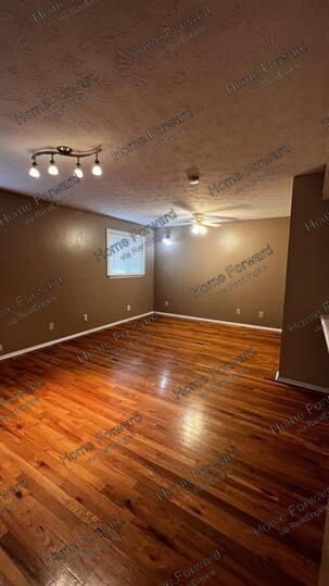 Building Photo - 562 Woodland Ave
