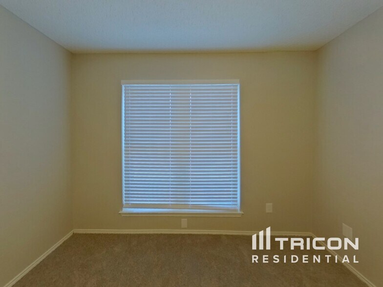 Building Photo - 1649 Independence Rd
