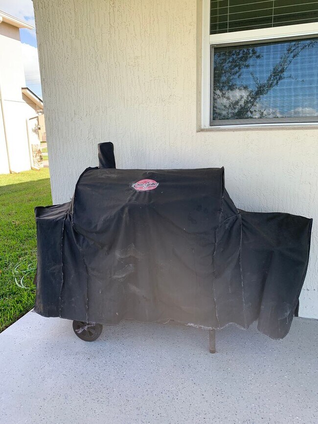 Building Photo - Single Family Home Westyn Bay