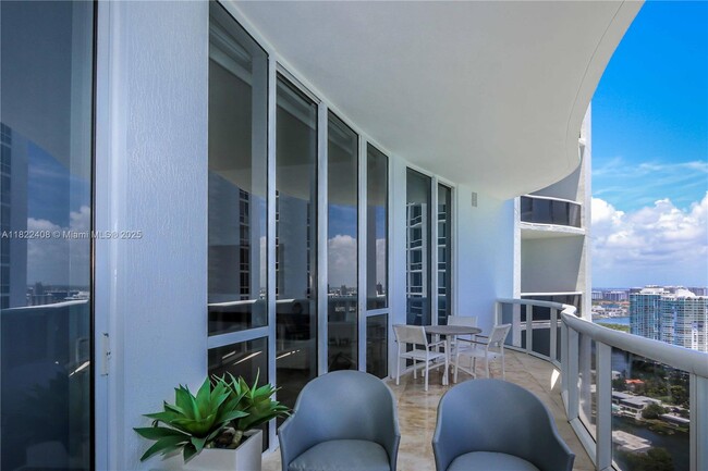 Building Photo - 15901 Collins Ave