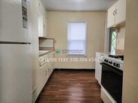 Building Photo - 323 Hayes Ave