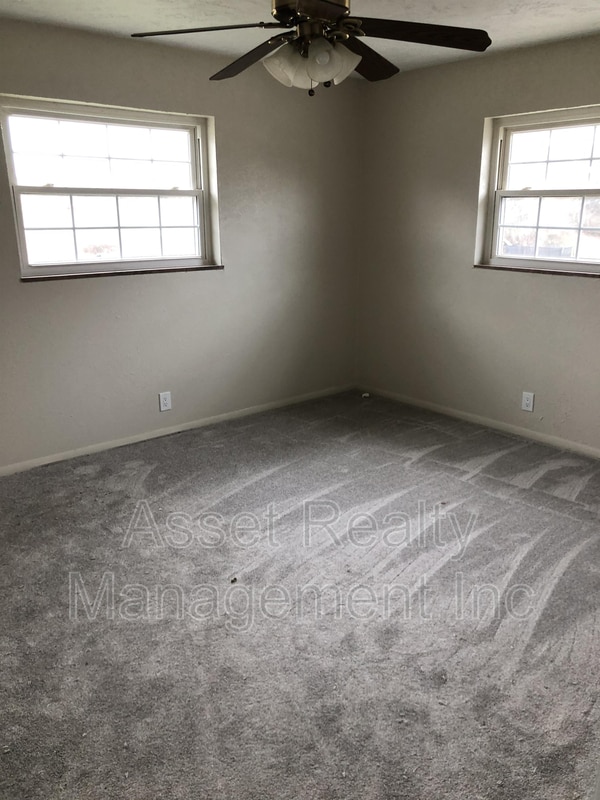 Building Photo - 218 Britton Dr