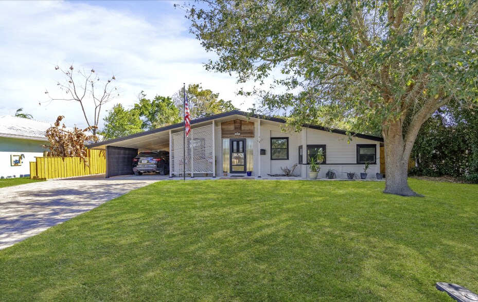 Building Photo - 1811 Eastern Dr