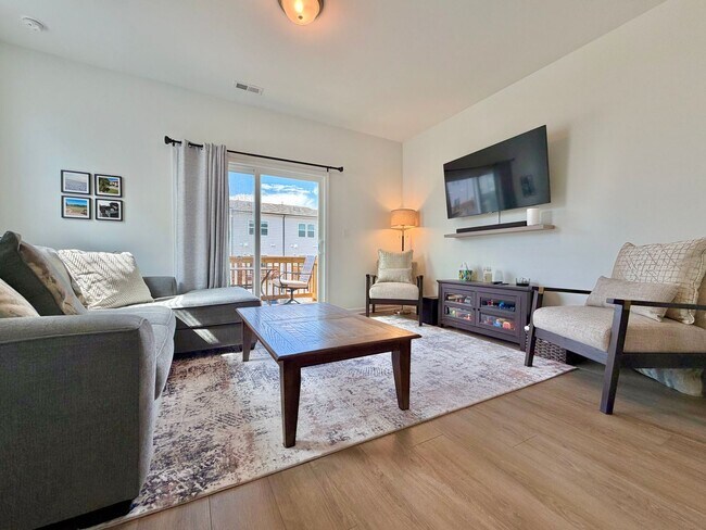 Building Photo - Fully Furnished 2BR/3.5BA Townhome with Garage — Minutes from Downtown Raleigh