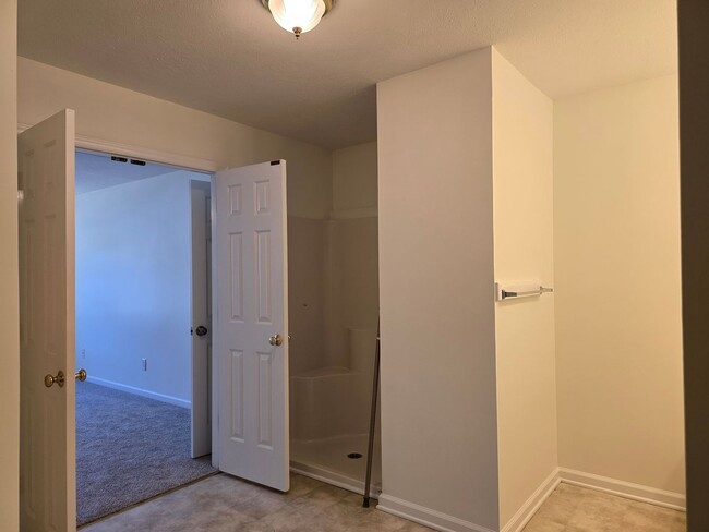 Building Photo - Spacious 3-Bedroom Split Level in Durham c...