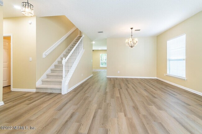 Building Photo - 825 Marjories Way