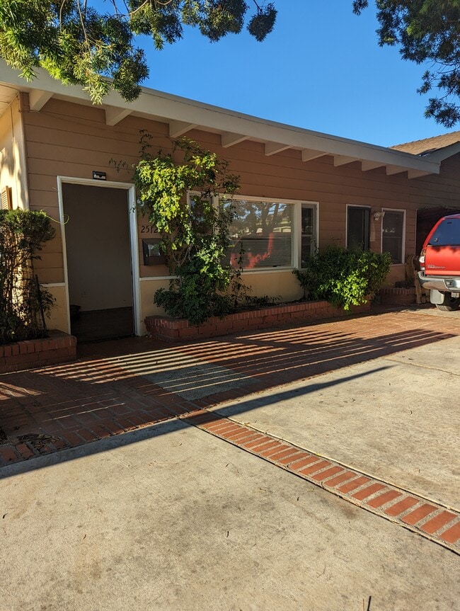 Building Photo - 25126 Feijoa Ave