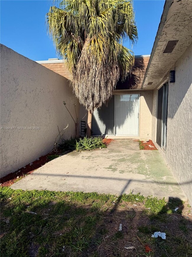 Building Photo - 804 SW 73rd Ave