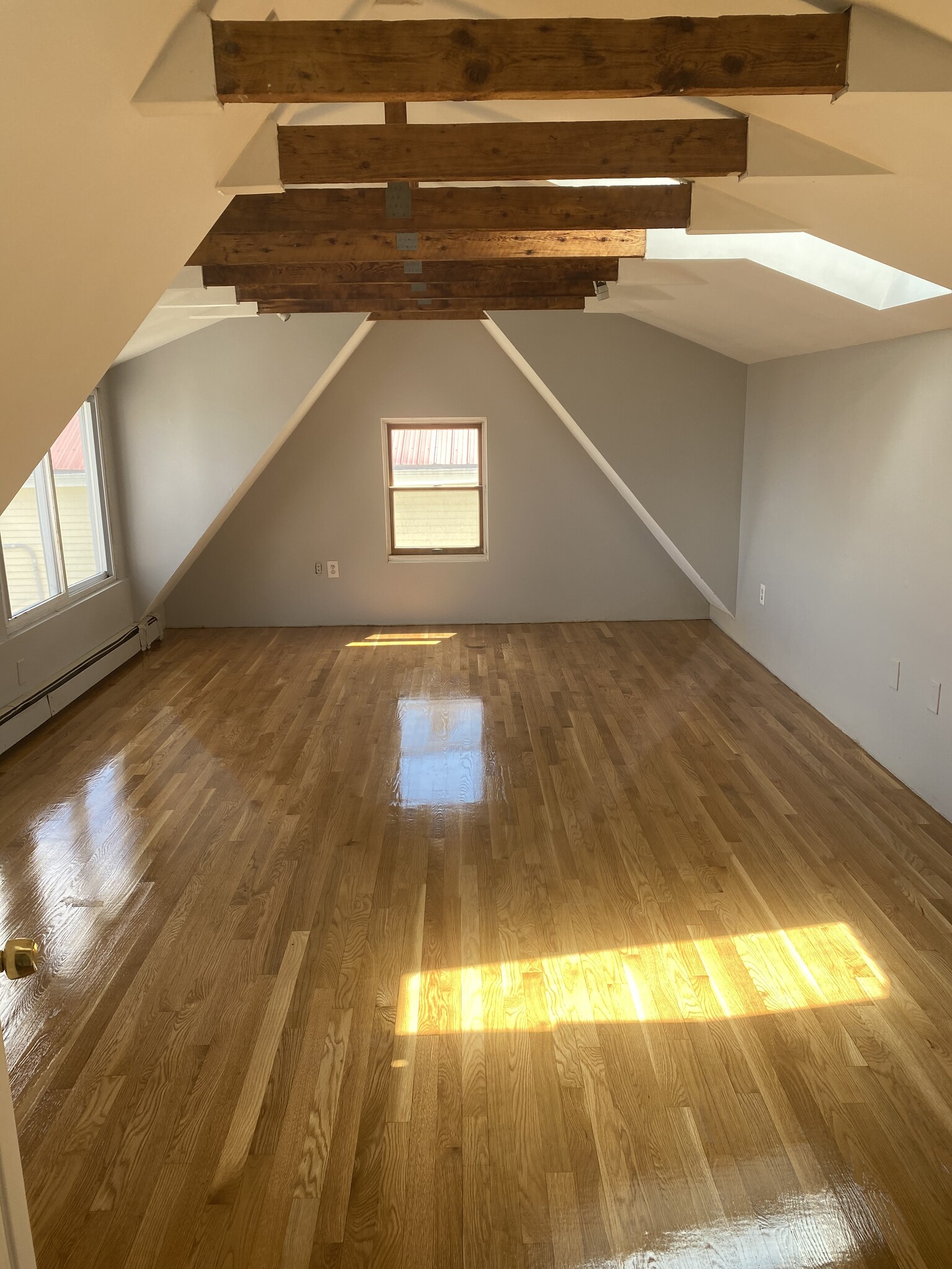 Building Photo - 136 Campbell Ave
