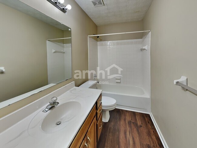 Building Photo - 3335 Berwick Field Dr