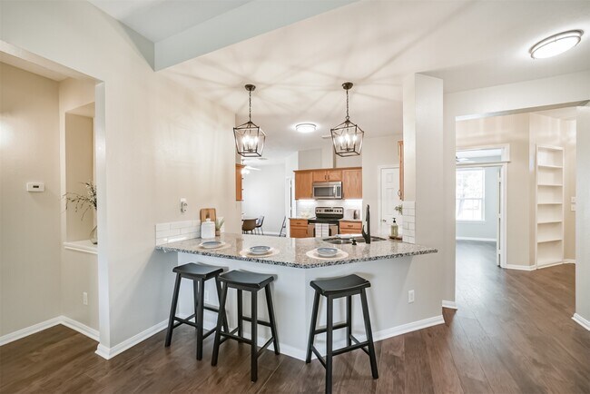 Building Photo - 22015 Falvel Dr