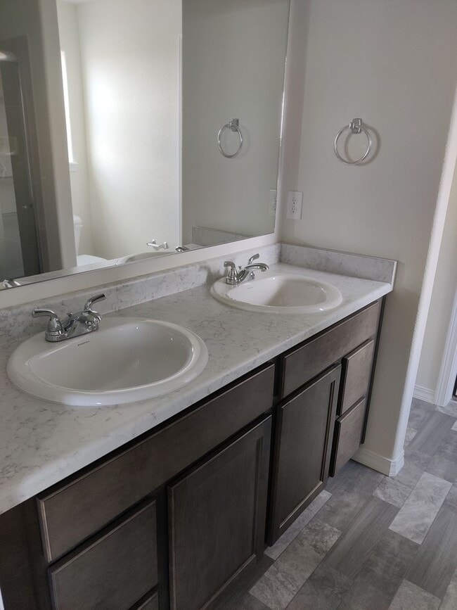 Building Photo - Gorgeous 3 Bedroom Home + office in Mountain Vista Ranch!