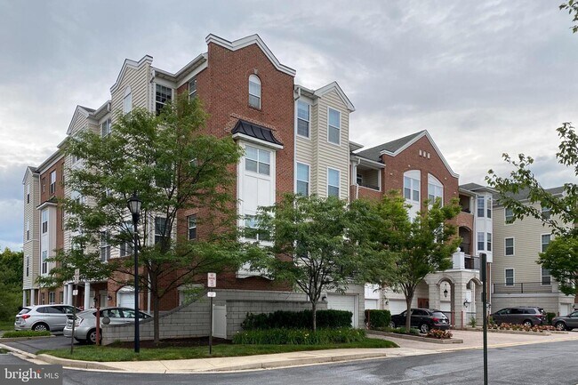 Building Photo - 5920 Great Star Dr