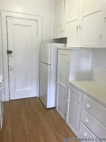 Building Photo - 2045 Commonwealth Ave