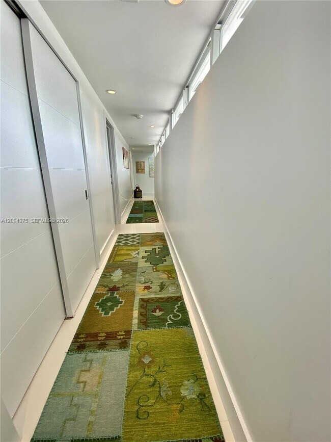 Building Photo - 265 N Shore Dr