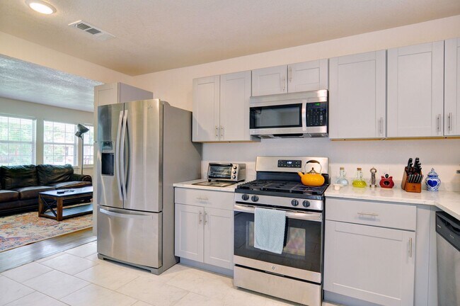 Building Photo - 5421 Fursman Ave