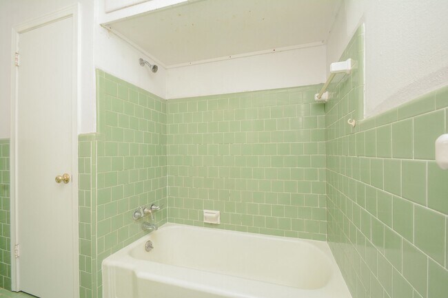 Building Photo - 3018 Conway St