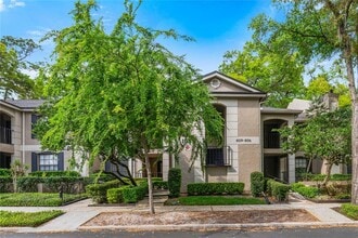 Building Photo - 1055 Kensington Park Dr