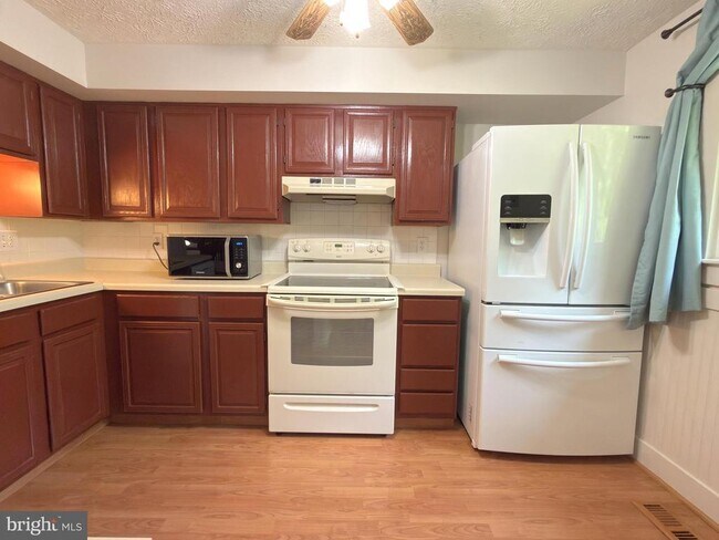Building Photo - 5519 Inverness Woods Ct