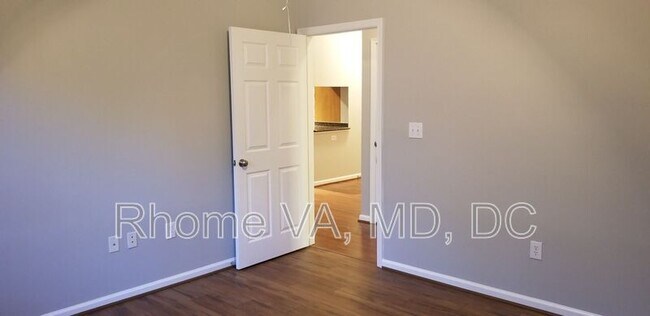 Building Photo - 12949 Centre Park Cir