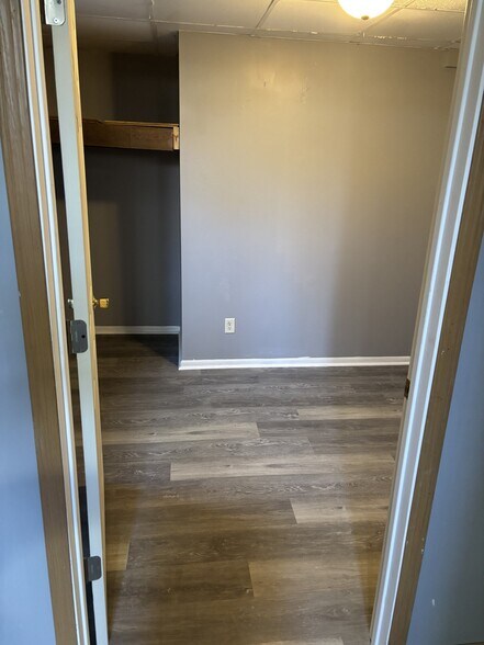 Building Photo - 801 15th Ave S