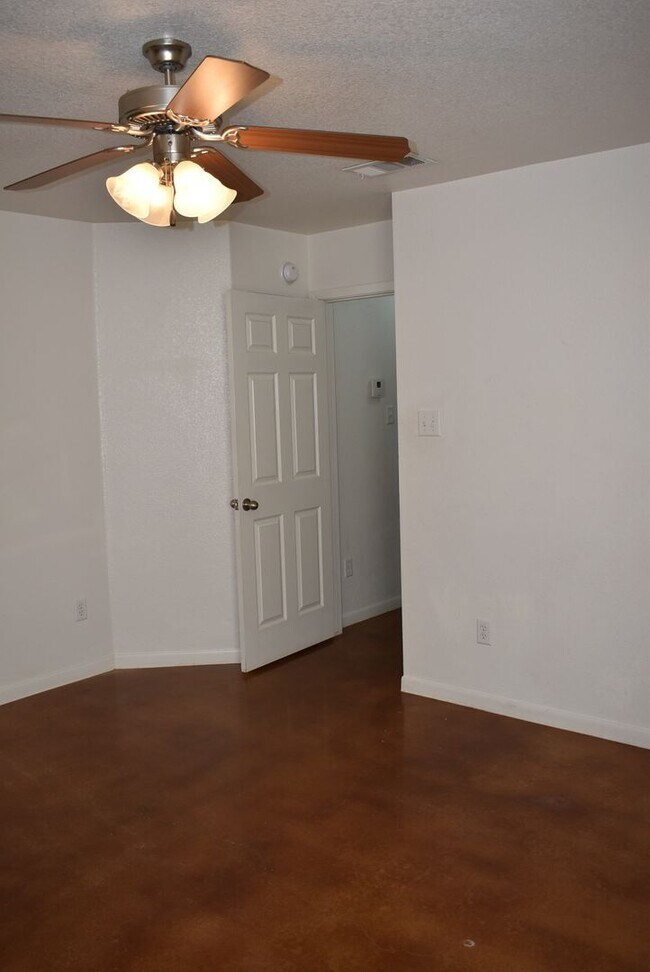 Building Photo - 316 Elbert Ln