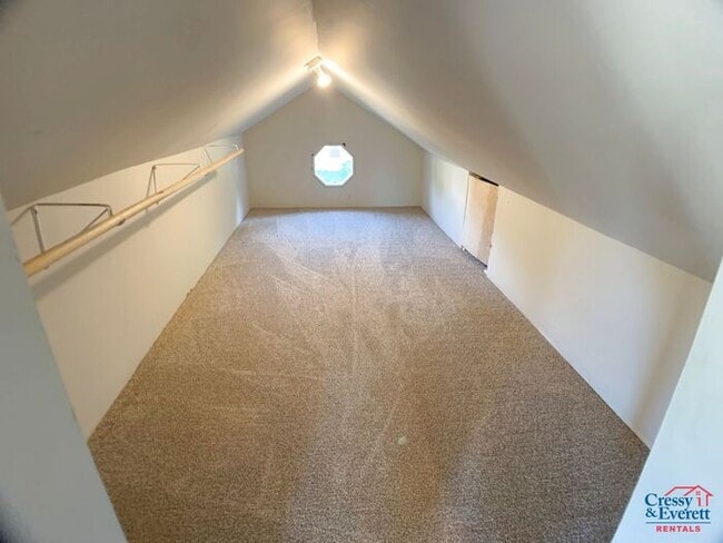 Building Photo - Spacious 3 Bedroom House in Niles