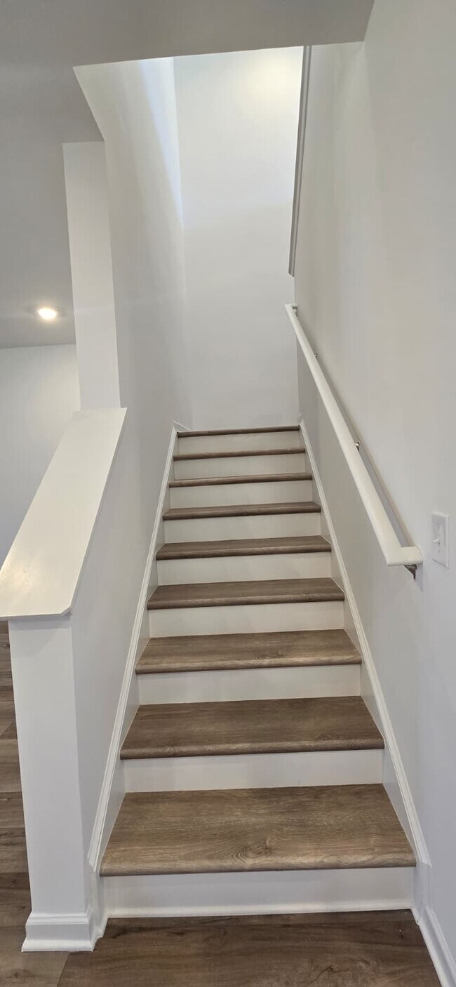 Building Photo - 97 Elijah St