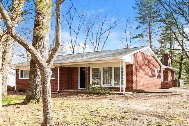 Building Photo - 2007 Garland Ave