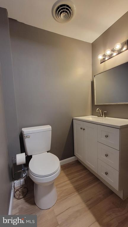 Building Photo - 105 Fairview Ave