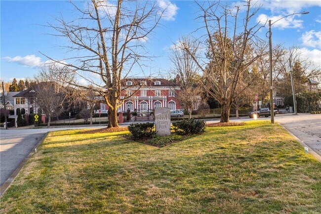 Building Photo - 71 17th St NE