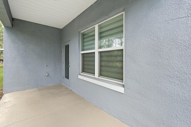 Building Photo - 692 NE Turtleback Trail