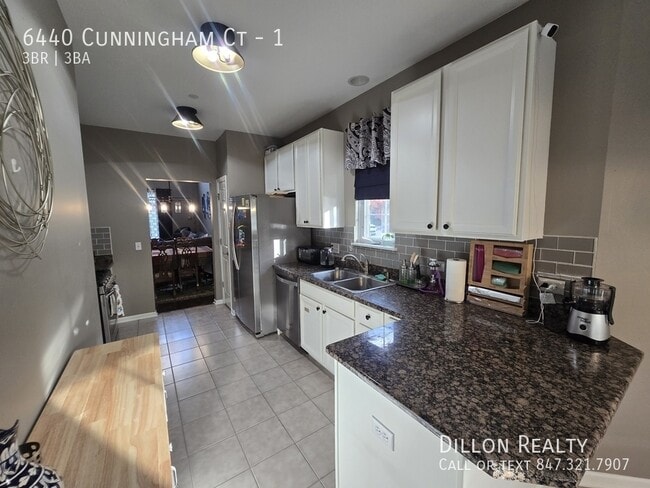 Building Photo - 6440 Cunningham Ct