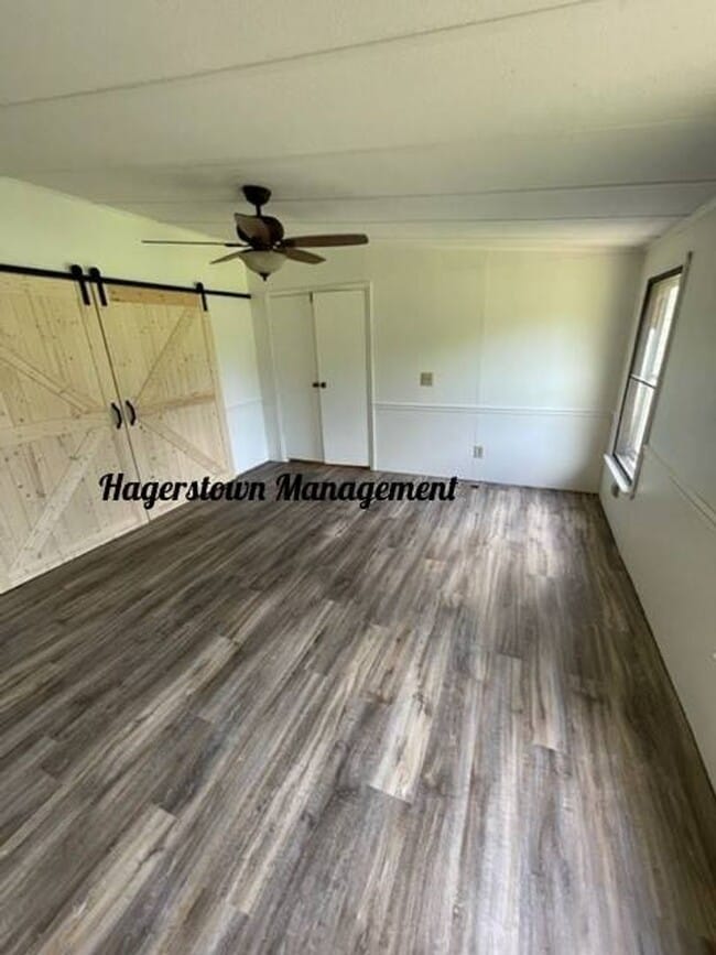 Building Photo - Property In Country Setting