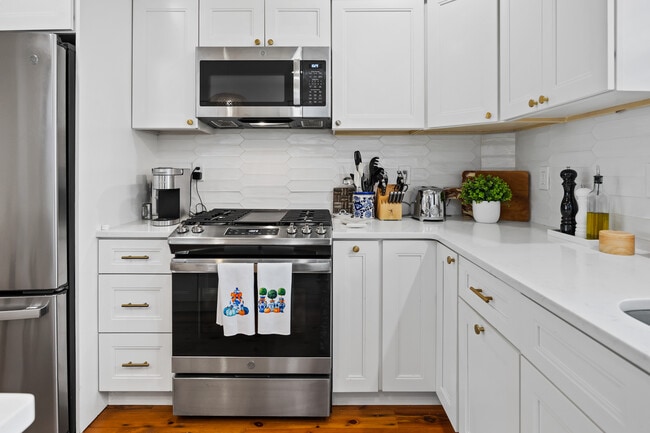 Building Photo - 2207 Lombard St