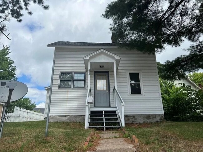 Building Photo - Click the “Apply Now” button or email wapmrentals@gmail.com for a prompt response.
