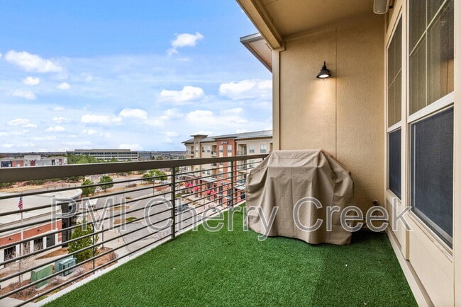 Building Photo - 10111 Inverness Main St