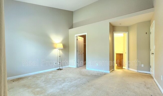 Building Photo - 2514 85th Dr NE