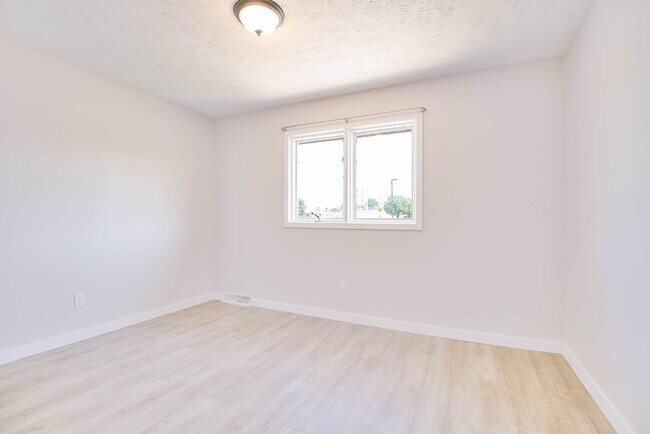 Building Photo - 10723 Browne St