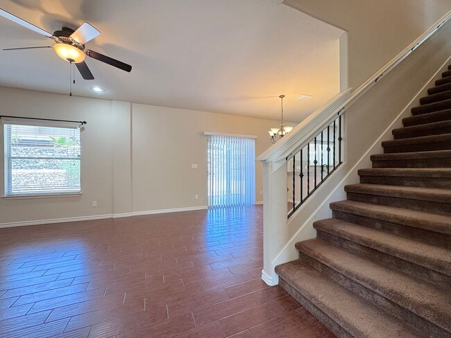 Building Photo - West El Paso 4bed/3bath + office - Refrig ...