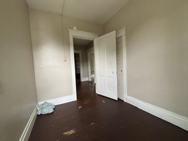 Building Photo - South Park Rental - $900/mo