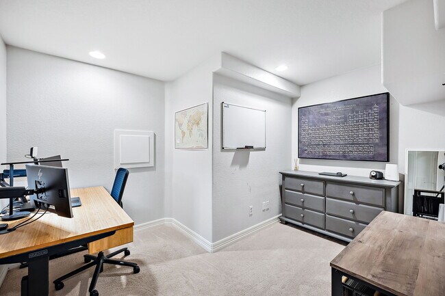 Building Photo - 534 Sawtooth Point
