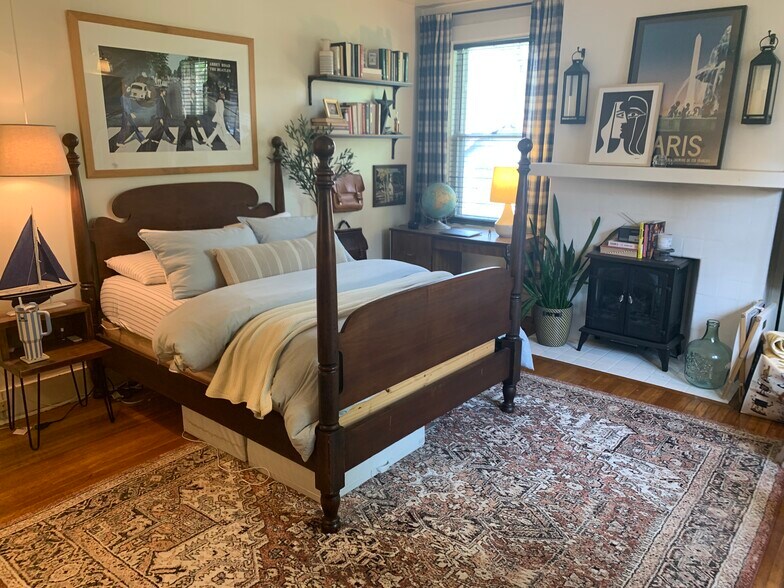 Building Photo - 5535 Wellesley Ave