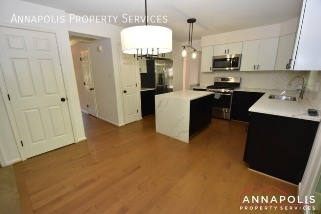 Building Photo - 2808 Traxler Ct