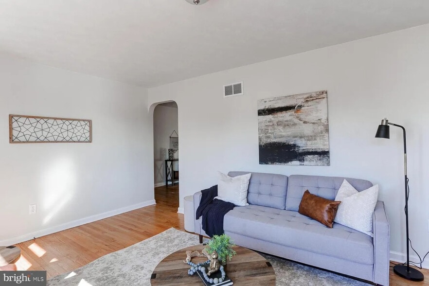 Front Living Room - 2360 Sycamore Rd