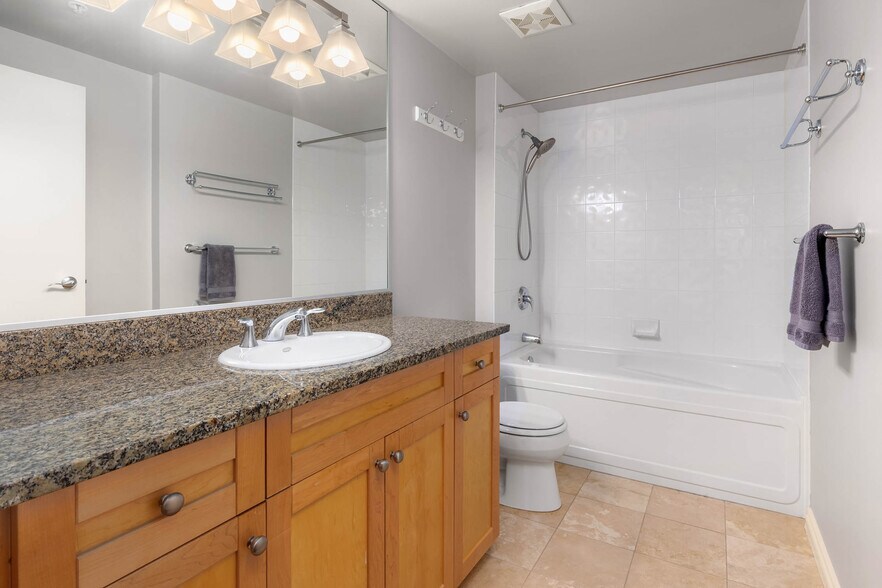 Building Photo - 1420 Terry Ave