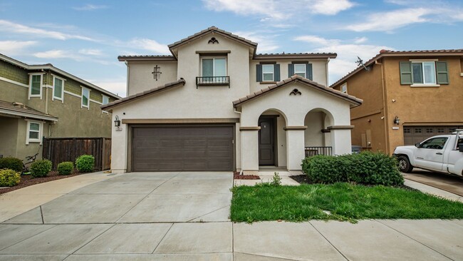 Building Photo - Beautiful 4 bedroom home in Dixon