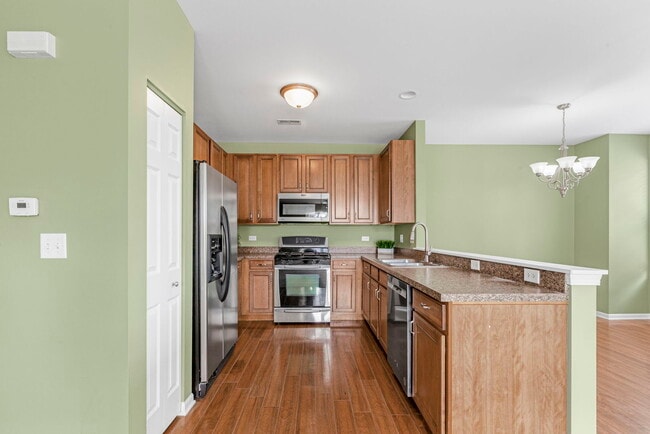 Building Photo - 1607 Millbrook Dr